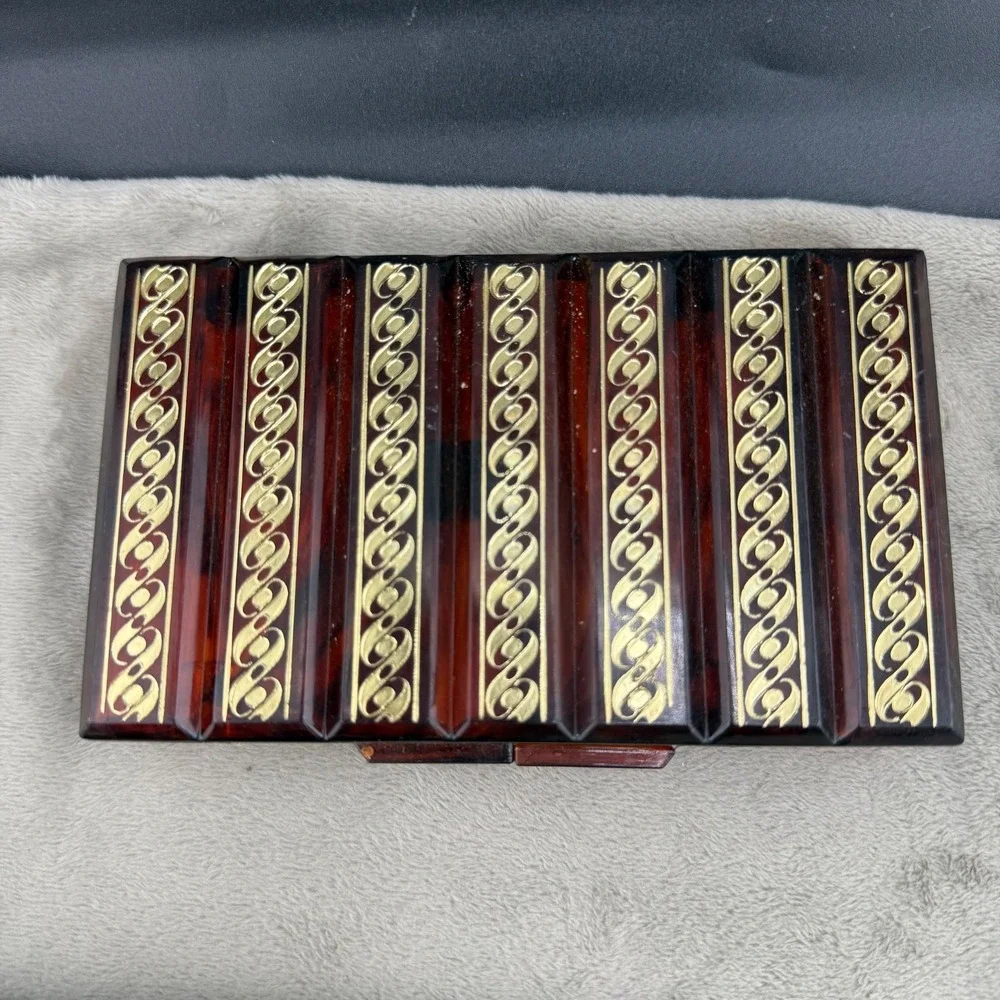 Vintage Plastic Compact Rootbeer READ